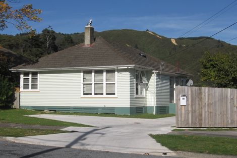 Photo of property in 18 Prebble Grove, Naenae, Lower Hutt, 5011