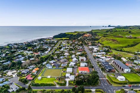 Photo of property in 1138 South Road, Oakura, 4314