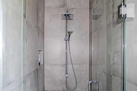 Photo of property in 15 Cyprus Place, Fitzherbert, Palmerston North, 4410