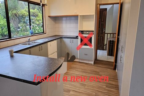 Photo of property in 30 Penning Road, Castor Bay, Auckland, 0620