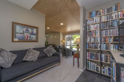 Photo of property in 21 Mcmaster Street, Greytown, 5712