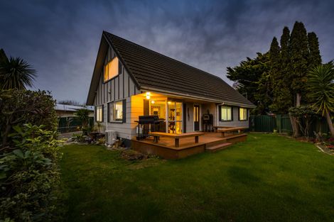Photo of property in 17 Hilton Grove, Kelvin Grove, Palmerston North, 4414