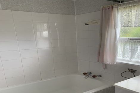 Photo of property in 24 Vanguard Road, Kelston, Auckland, 0602