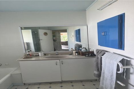 Photo of property in 878 Whangaparaoa Road, Manly, Whangaparaoa, 0930