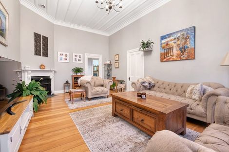 Photo of property in 33 Garfield Road, Helensville, 0800