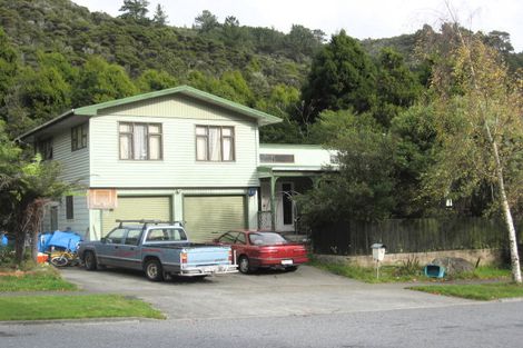 Photo of property in 86 Tawhai Street, Stokes Valley, Lower Hutt, 5019