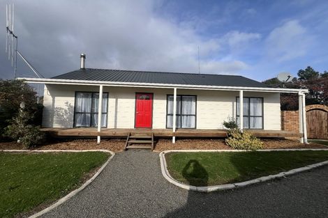 Photo of property in 672 Queen Street East, Levin, 5510