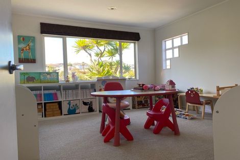 Photo of property in 4 Manu Place, Pinehill, Auckland, 0632