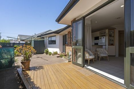 Photo of property in 6 Whalers Rise, Whalers Gate, New Plymouth, 4310