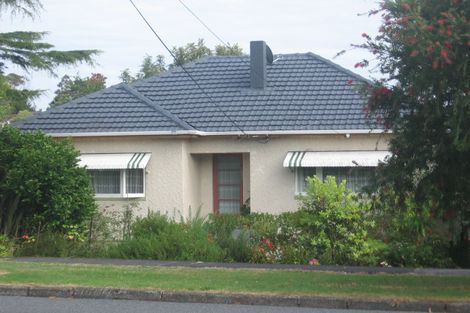 Photo of property in 68 Lynwood Road, New Lynn, Auckland, 0600