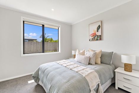 Photo of property in 28 Saint Michael Crescent, One Tree Point, 0118