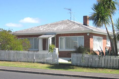 Photo of property in 3/87 Manuka Road, Bayview, Auckland, 0629