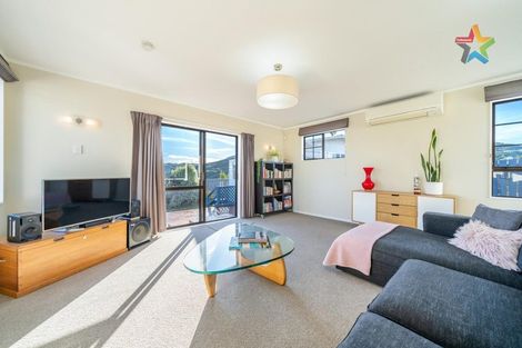 Photo of property in 27 Kaitangata Crescent, Kelson, Lower Hutt, 5010