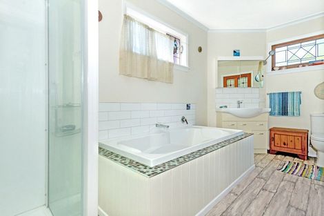 Photo of property in 52 Gordon Street, Mangapapa, Gisborne, 4010