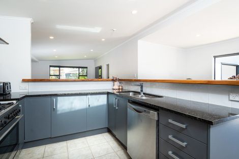 Photo of property in 24a Cambridge Road, Riverhead, 0820