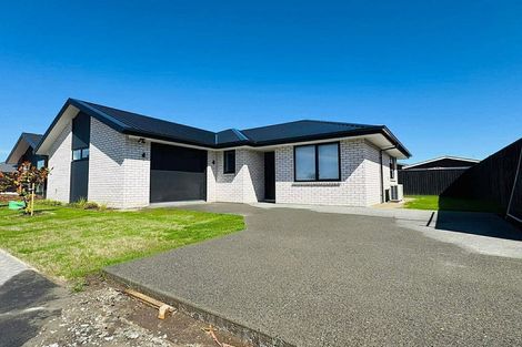 Photo of property in 17 Akoranga Place, Hornby, Christchurch, 8042