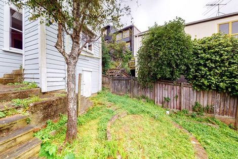 Photo of property in 16 Stafford Street, Mount Victoria, Wellington, 6011