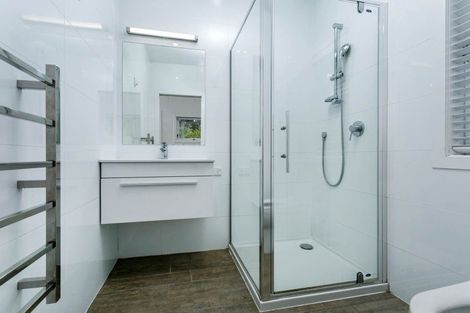 Photo of property in 76 Awa Road, Kumeu, 0891