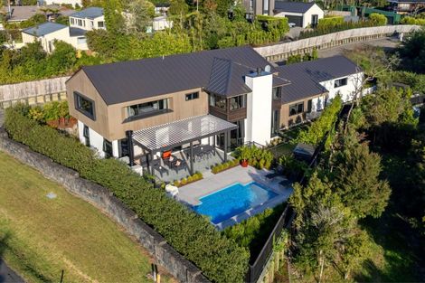 Photo of property in 29 Oscar Road, Greenhithe, Auckland, 0632