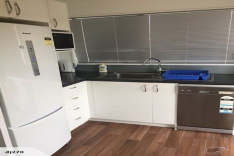 Photo of property in 41a Sunhaven Drive, Newlands, Wellington, 6037