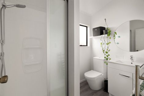 Photo of property in 80b Aviemore Drive, Highland Park, Auckland, 2010