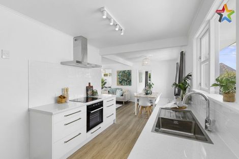 Photo of property in 347 Stokes Valley Road, Stokes Valley, Lower Hutt, 5019