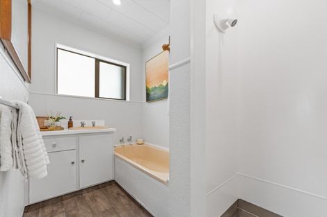 Photo of property in 37 Herekawe Drive, Spotswood, New Plymouth, 4310