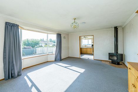 Photo of property in 19 Timaru Road, Waimate, 7924