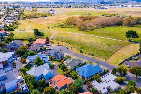Photo of property in 11 Avion Terrace, Raumati Beach, Paraparaumu, 5032