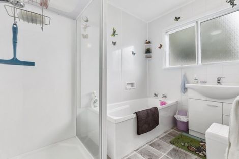 Photo of property in 15 Ashbury Avenue, Silverdale, Hamilton, 3216