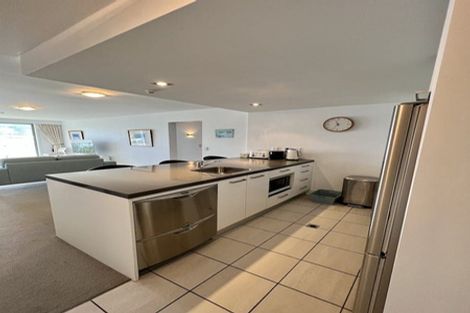 Photo of property in The Capital, 14/370 Oriental Parade, Oriental Bay, Wellington, 6011