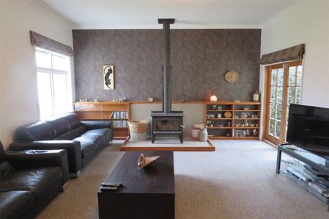 Photo of property in 23 Queenwood Road, Levin, 5510