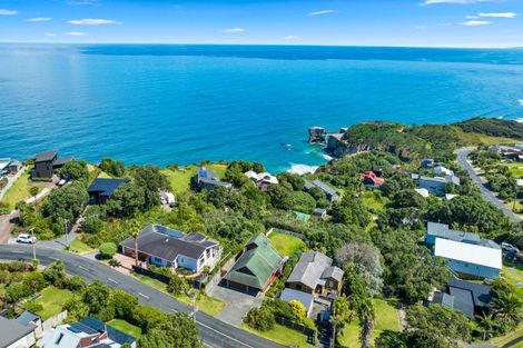 Photo of property in 73 Waitea Road, Muriwai, Waimauku, 0881