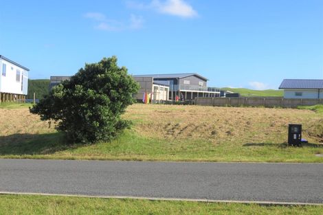 Photo of property in 40 Sunset Drive, Baylys Beach, 0377