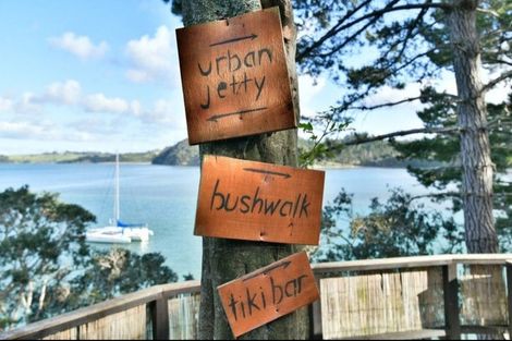 Photo of property in 254 Wade River Road, Wade Heads, Whangaparaoa, 0932