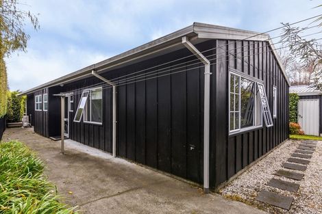Photo of property in 2/12 Parata Street, Two Mile Bay, Taupo, 3330