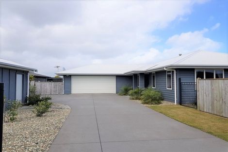 Photo of property in 4 Rawiri Drive, Bell Block, New Plymouth, 4312