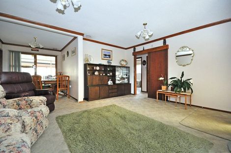 Photo of property in 1/18 Glengowan Place, Conifer Grove, Takanini, 2112