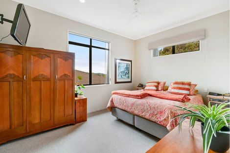 Photo of property in 4 Kingtide Place, Red Beach, 0932