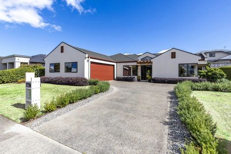 Photo of property in 14 San Priamo Place, Paraparaumu Beach, Paraparaumu, 5032