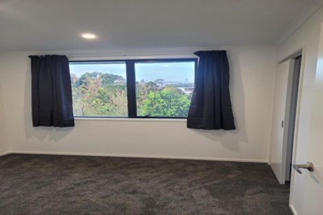 Photo of property in 107a Seaview Road, Westown, New Plymouth, 4310