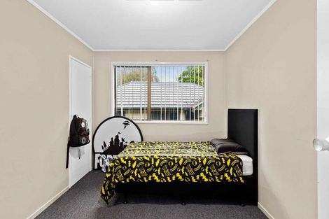 Photo of property in 22 Peterhouse Place, West Harbour, Auckland, 0618