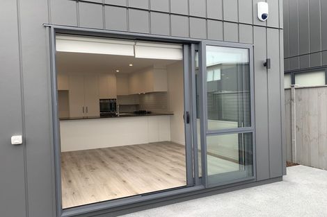 Photo of property in 10 Port Way, Rosehill, Papakura, 2113