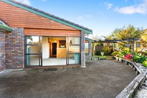 Photo of property in 1/149 West Harbour Drive, West Harbour, Auckland, 0618