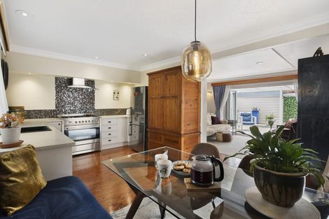 Photo of property in 2/11 Rangeview Road, Sunnyvale, Auckland, 0612