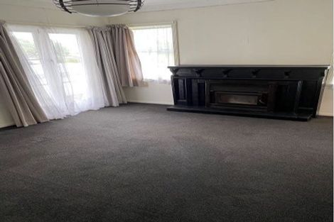 Photo of property in 135 View Road, Sunnyvale, Auckland, 0612