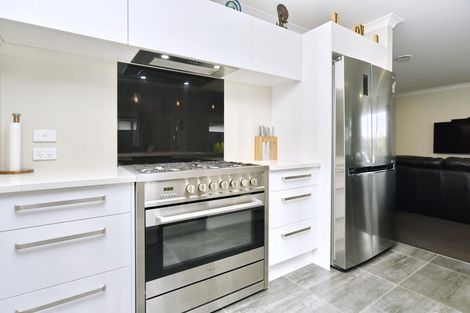 Photo of property in 56 Watkins Drive, Rangiora, 7400