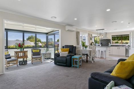 Photo of property in 5 Tobin Place, Richmond Heights, Taupo, 3330