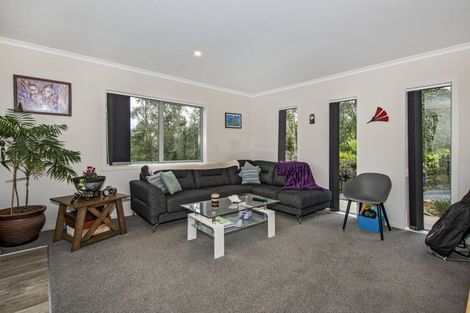 Photo of property in 13 Vintage Lane, Kauri, 0185