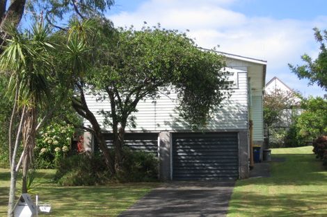 Photo of property in 20 Drome View Place, Beach Haven, Auckland, 0626
